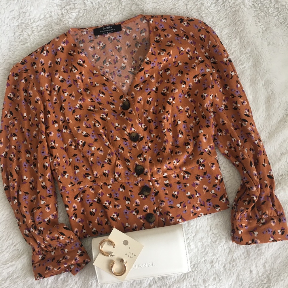🌺Bershka Button Top